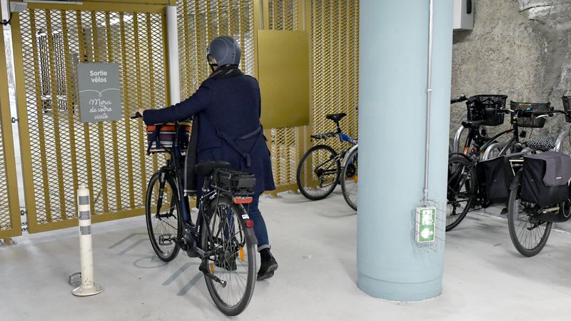 Rénové pour en améliorer l’accueil et l’accessibilité, le parking Commerce dispose d’un niveau entier dédié aux cyclistes : 173 places pour les vélos classiques, 107 pour les vélos à assistance électrique et 25 pour les vélos cargo. © Rodolphe Delaroque